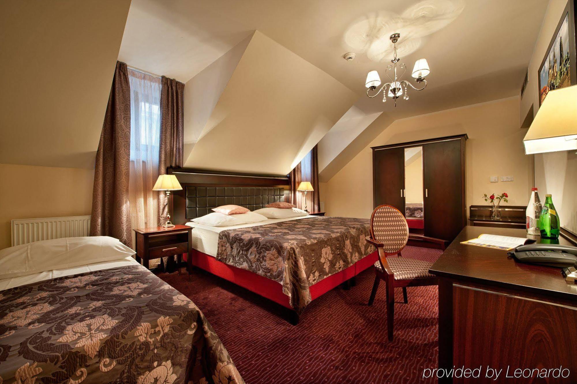 Ea Embassy 4* Praag