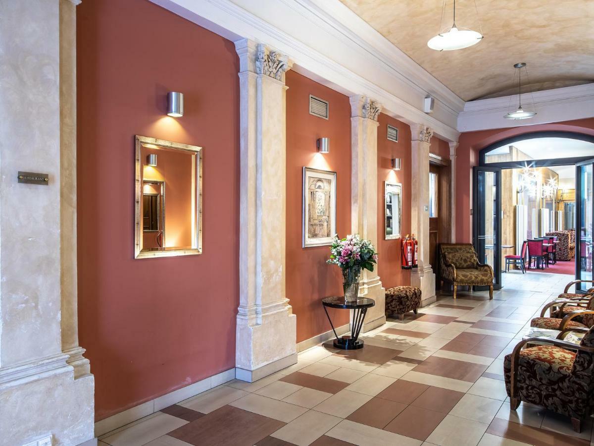 Ea Embassy 4* Praag